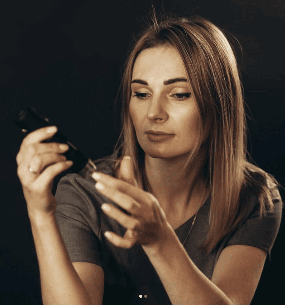 Наталя Рядська працює з професійними космецевтичними засобами